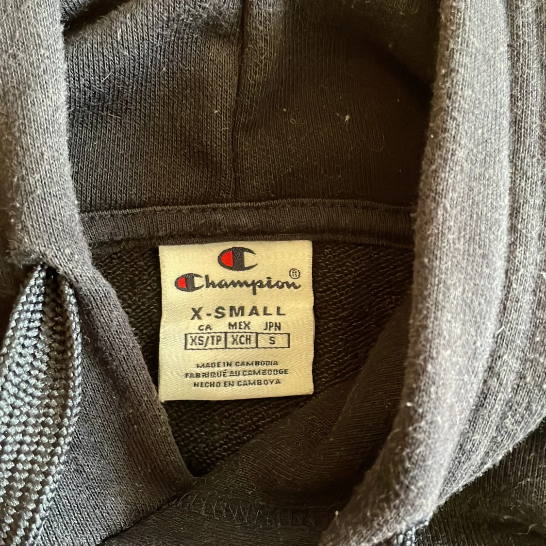 Mörkblå hoodie från Champion - 91