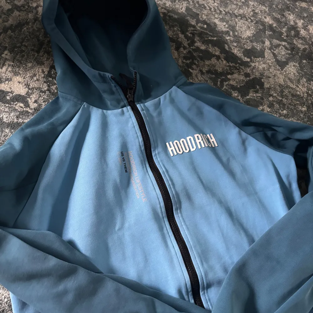 Sällsynt hoodrich kofta   Storlek S/M. Hoodies.