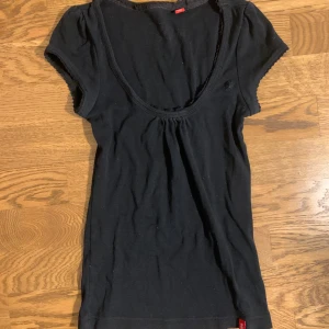 Svart topp - Svart basic tröja från Edc by esprit🙌🏻skriv vid frågor 