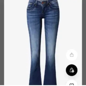 Blå ltb jeans  - Säljer ett par jättefina blåa Ltb jeans i modellen ”valerie” i jätte fint skick 💘💘 passar mig som är ca 168. 