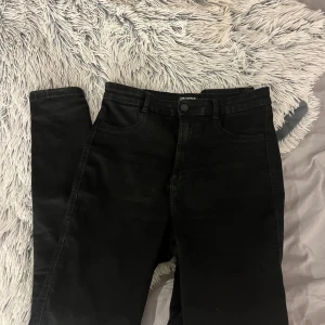 Svarta jeans  - Svarta skinny jeans i storlek 40💞