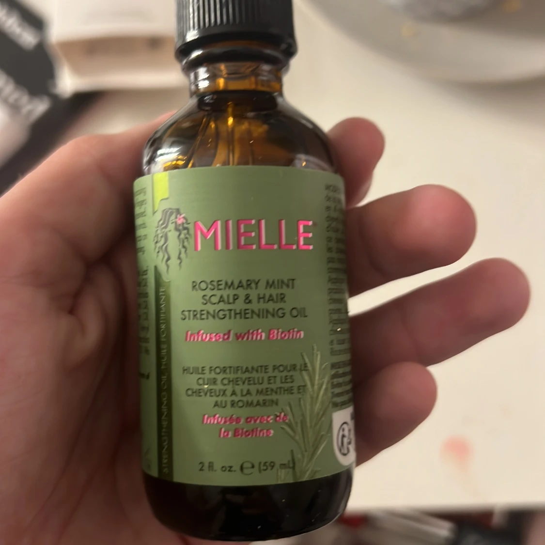 Mielle Rosemary Mint Scalp & Hair Strengthening Oil - 90