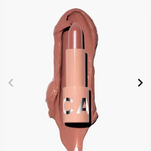 Caia läppstift  - Superfint caia läppstift i färgen Chic. Öppnad förpackning men helt oanvänd produkt