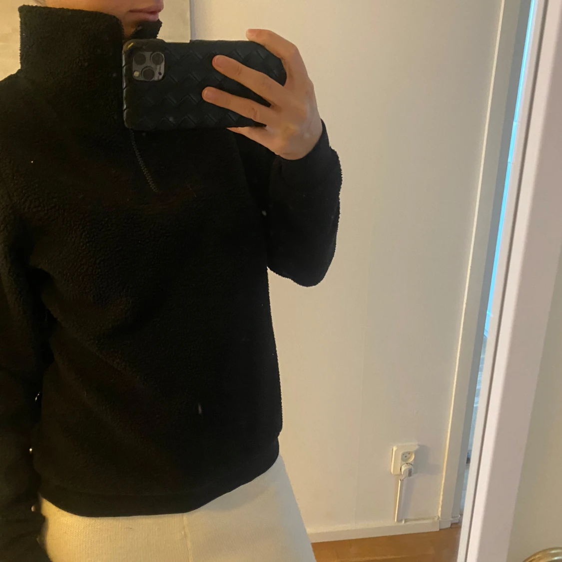 Svart fleece tröja med dragkedja