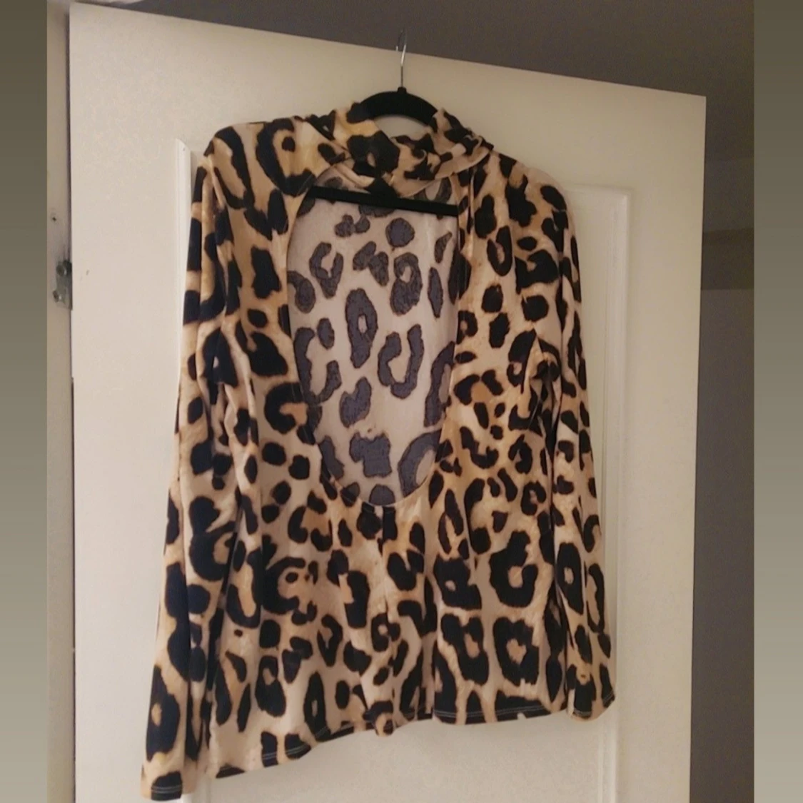 Leopardmönstrad långärmad topp - 1