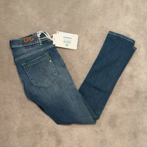 Dondup Jeans  - Vi säljer nu dess HELT NYA Dondup jeansen med lappen kvar | Storlek: 29 | Tveka inte på att höra av dig vid eventuella frågor!