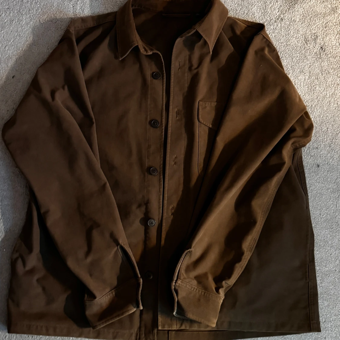 Uniqlo overshirt brun 