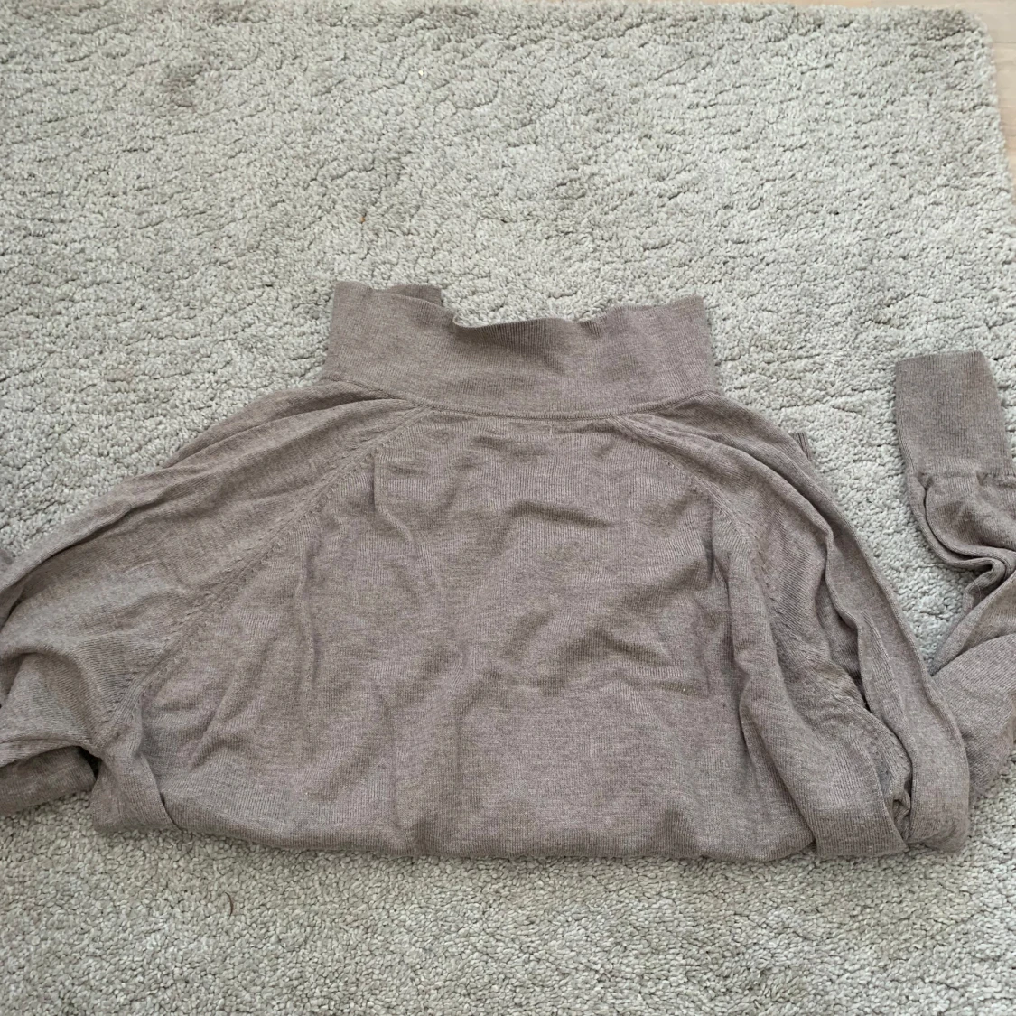 Beige tröja med krage - från Cubus - 3