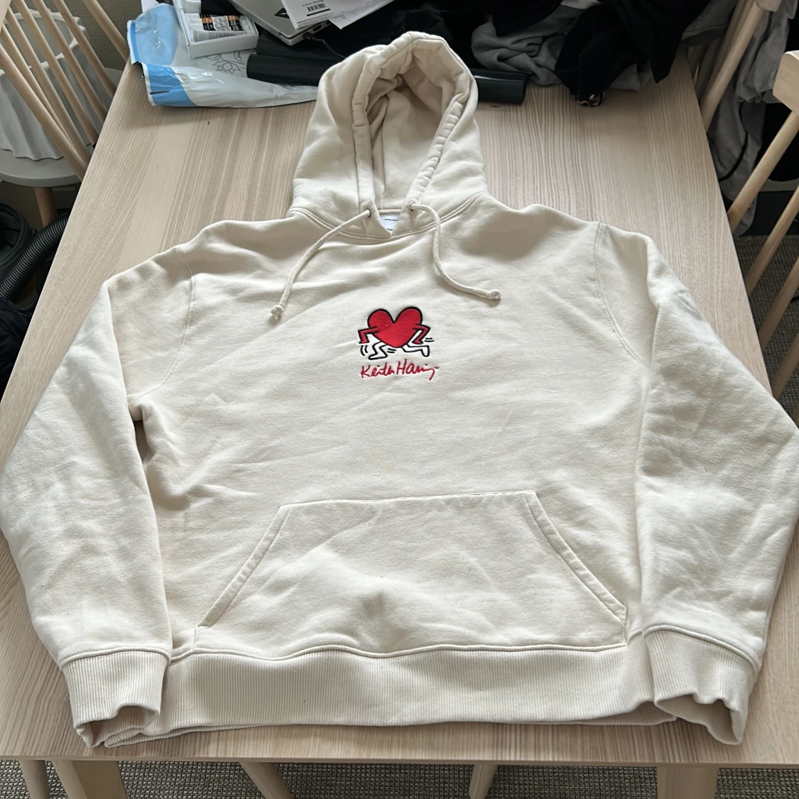 Beige hoodie från Axel Arigato
