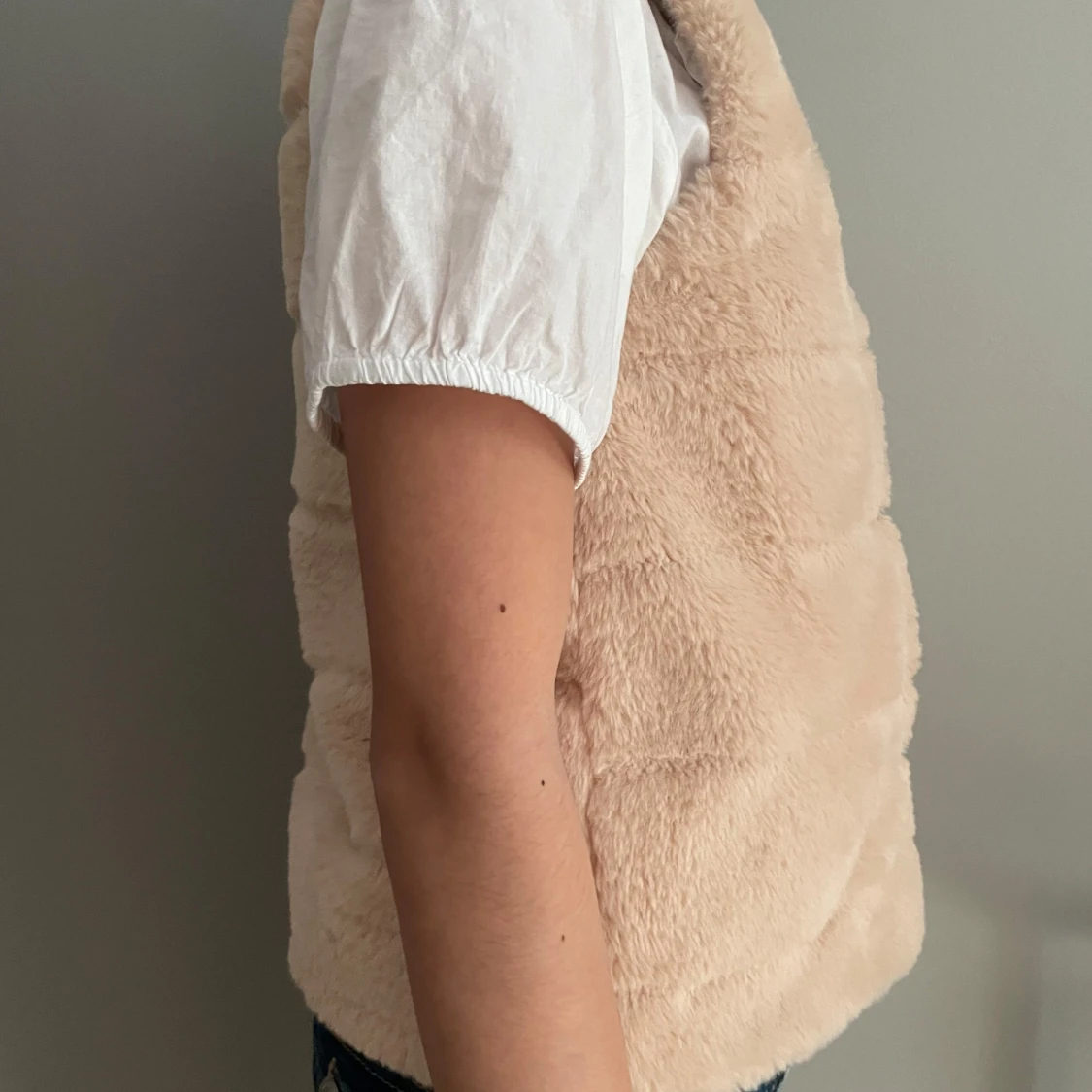 Beige pälsväst från Zara - 1