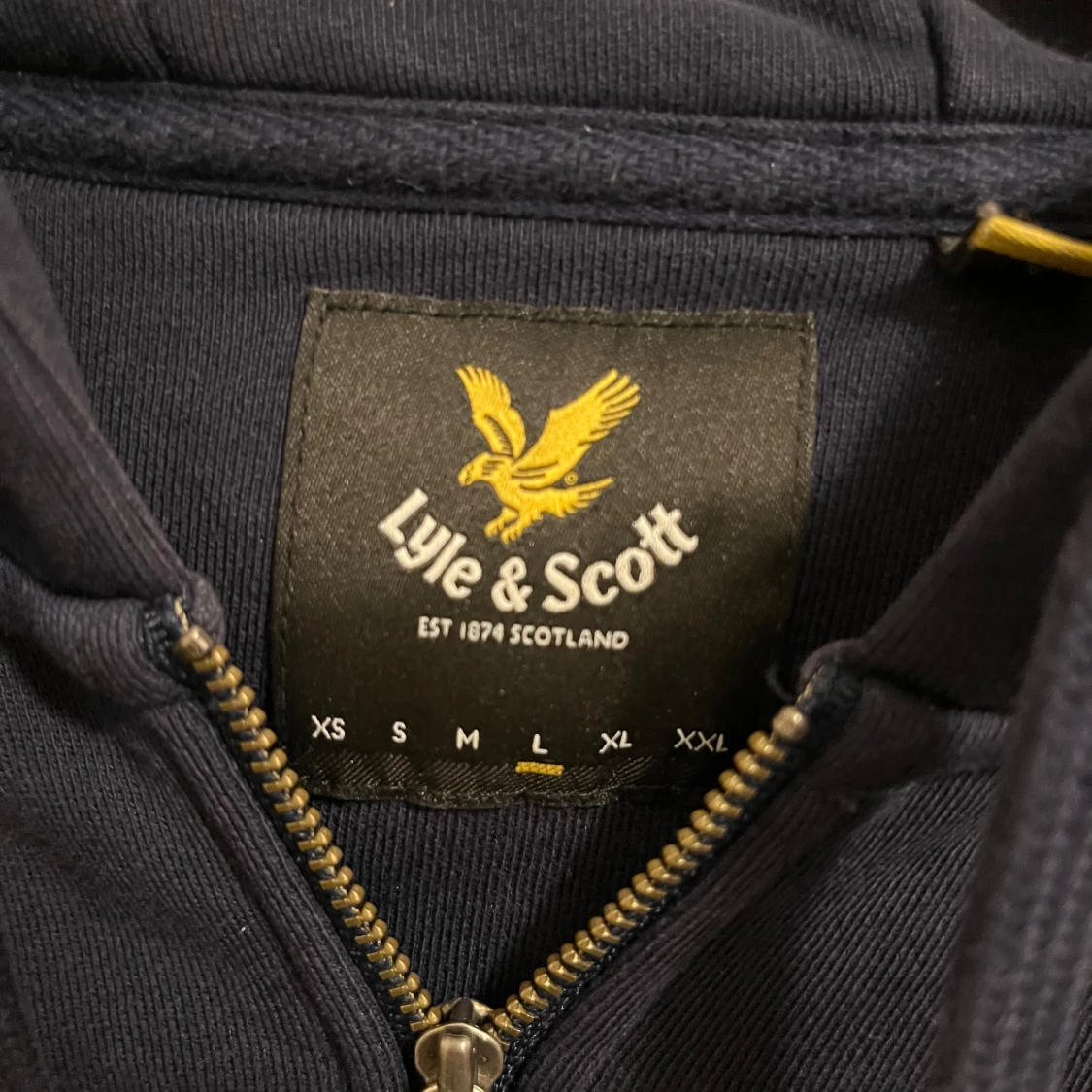 Mörkblå hoodie från Lyle & Scott - 91