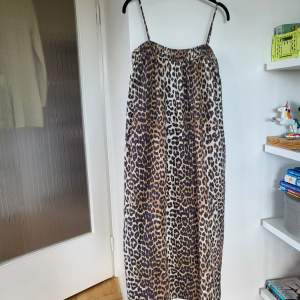 Ganni dress, never worn,with tag ... 