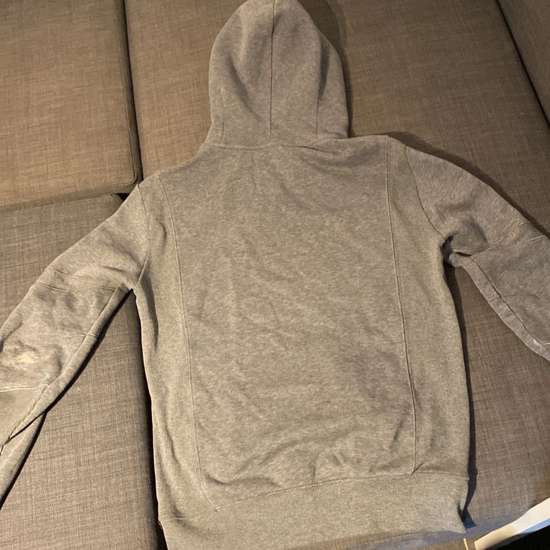 Grå hoodie från ARW - 91