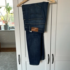 Tiger of sweden jeans - Storlek 33/34 men sitter som 32/32 typ  Säljer pga av att dem ej används