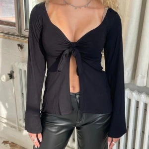 Design by si topp - Säljer denna tröja från design by si då den inte kommer till användning längre💗