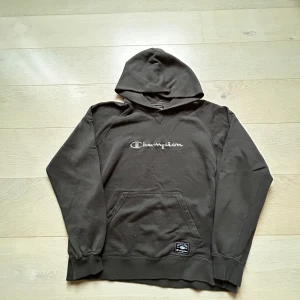 Champions Hoodie - Storlek L, bra skick, tunn