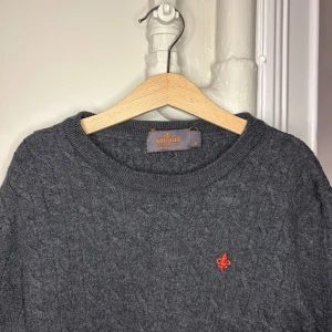 Morris tröja - Morris tröja kabelstickad storlek M men den har krympt i tvätten och passar någon som är runt 155 cm lång