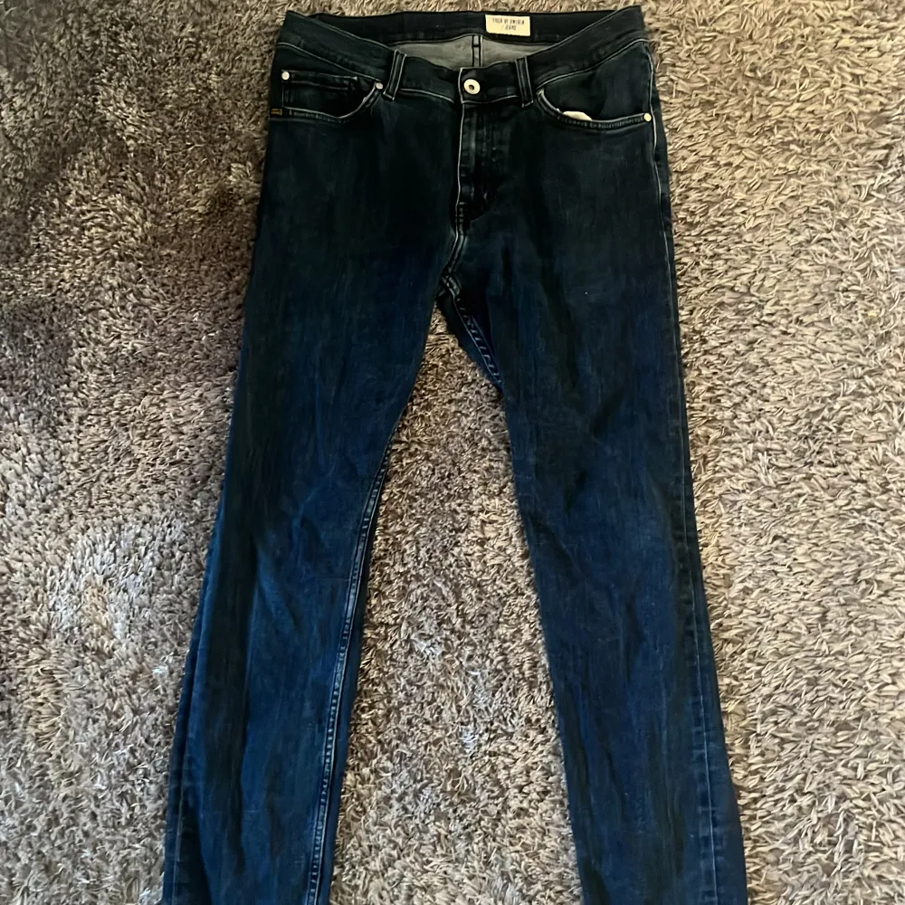 Säljer dessa super fräscha Tiger of Sweden jeans | storlek 31/32 | hör av er vid minsta fundering . Jeans & Byxor.