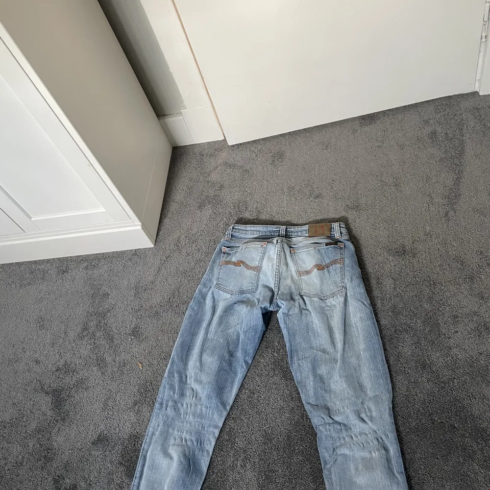 Nudie jeans i storlek 31/34.. Jeans & Byxor.