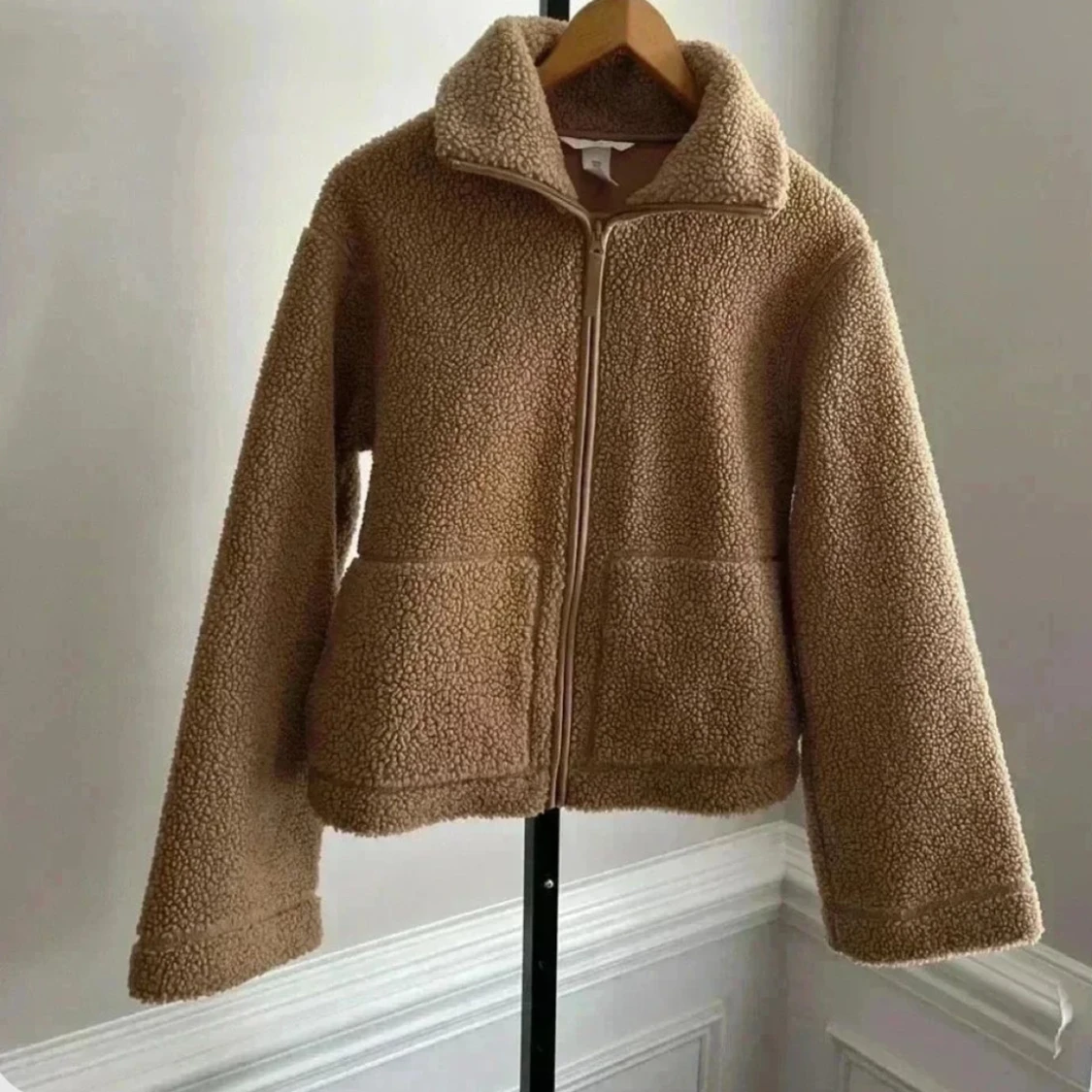 Brun teddyjacka med dragkedja