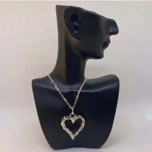 Heart necklace♥️ - Superfint handgjort halsband😊Kedjan är 40cm💕