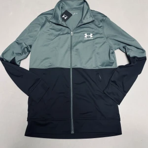 Under Armour kofta - Under armour kofta helt oanvänd köpt för 700 snabb affär