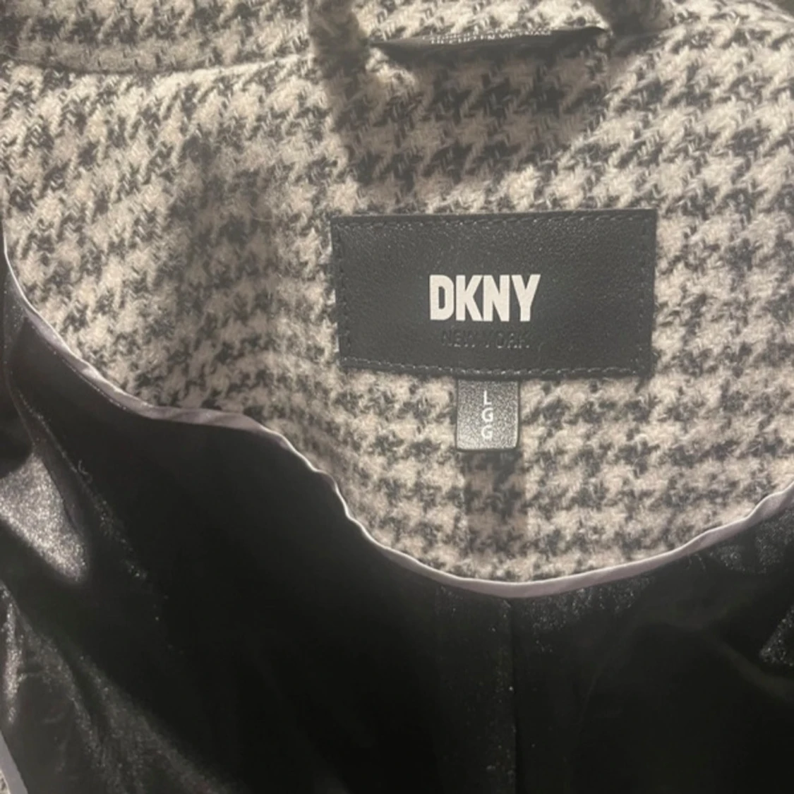 Rutig kappa från DKNY - 93