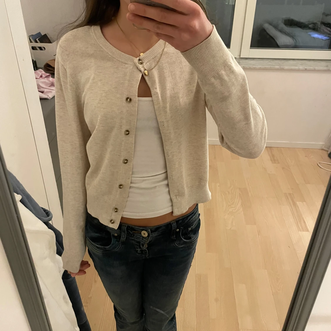 Beige kofta med knappar - 91