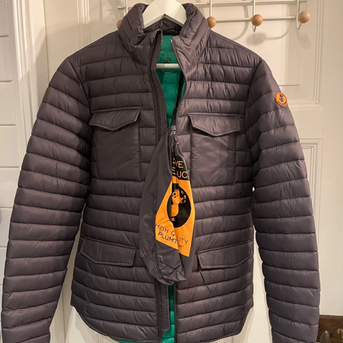 Grå pufferjacka från Save the Duck
