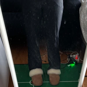 Svarta byxor från Bik Bok - Svarta byxor från Bik Bok i storlek 38. 