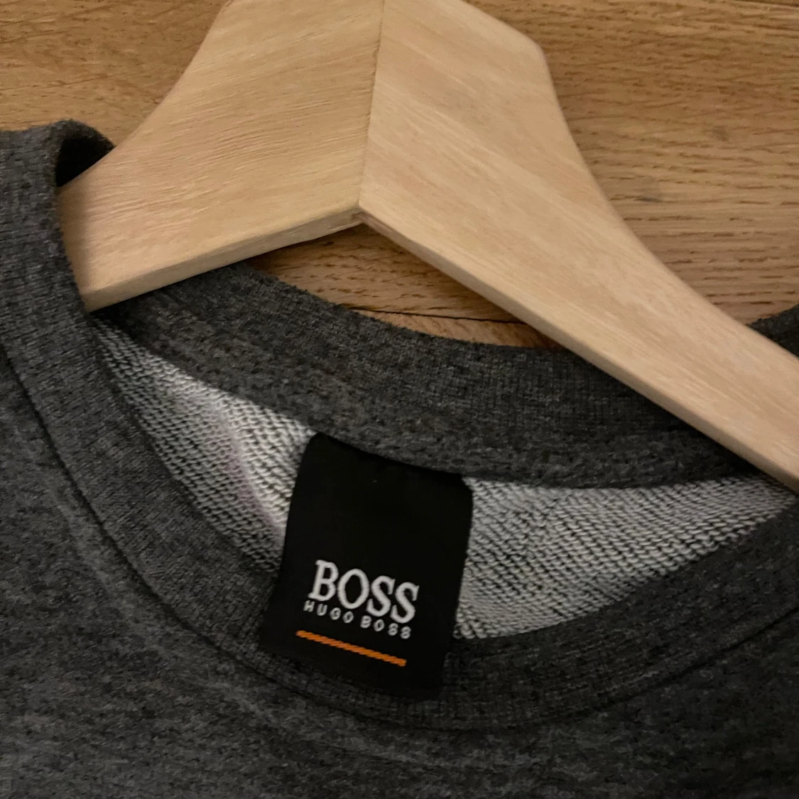 Grå sweatshirt från Hugo Boss - 90