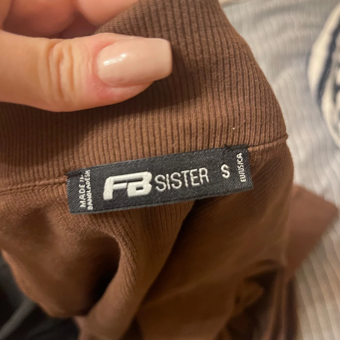 Brun croppad pikétröja från New Yorkers - 91