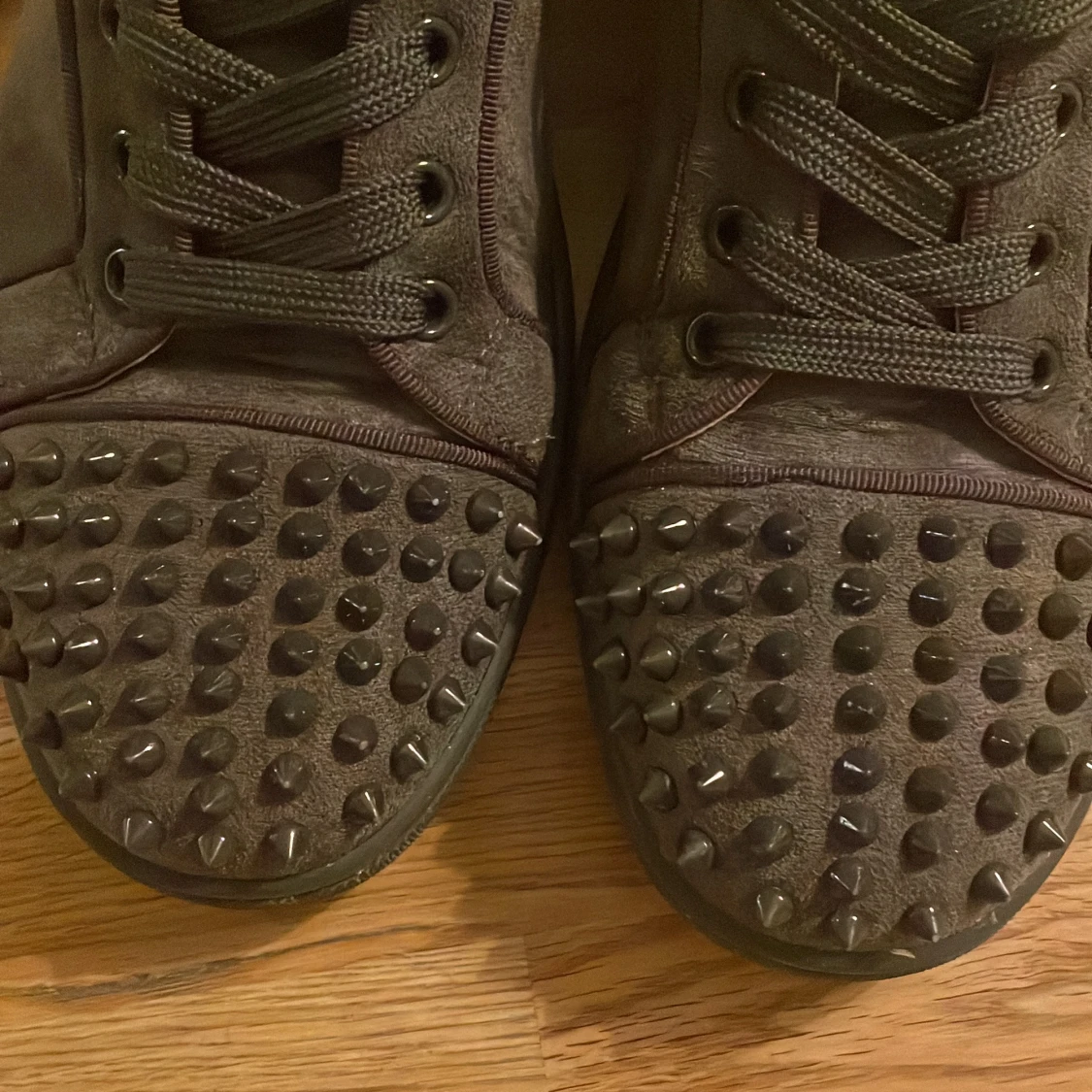 Christian Louboutin  - 93