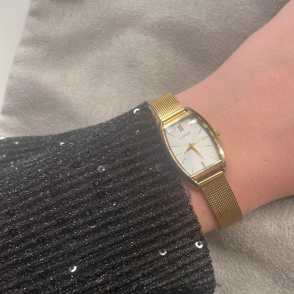 Guldfärgad klocka från Lorus