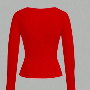 Röd långärmad topp från Zara - Snygg röd långärmad topp från shien med en fyrkantig urringning. Perfekt för att lägga till en färgklick i garderoben.