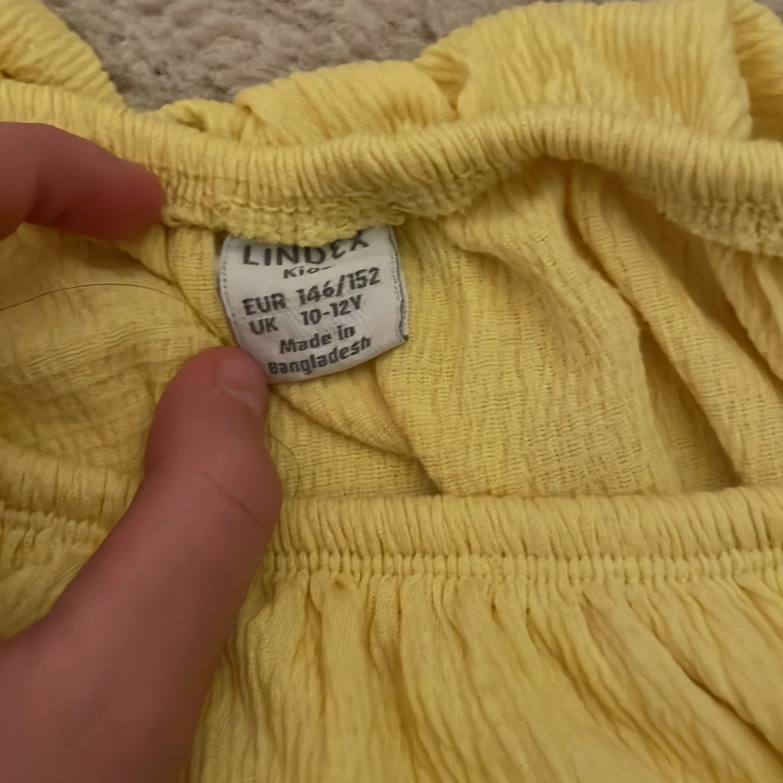 Gul offshoulder topp från Lindex - 90