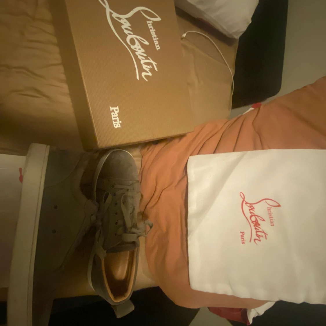 Grå sneakers från Christian Louboutin - 93