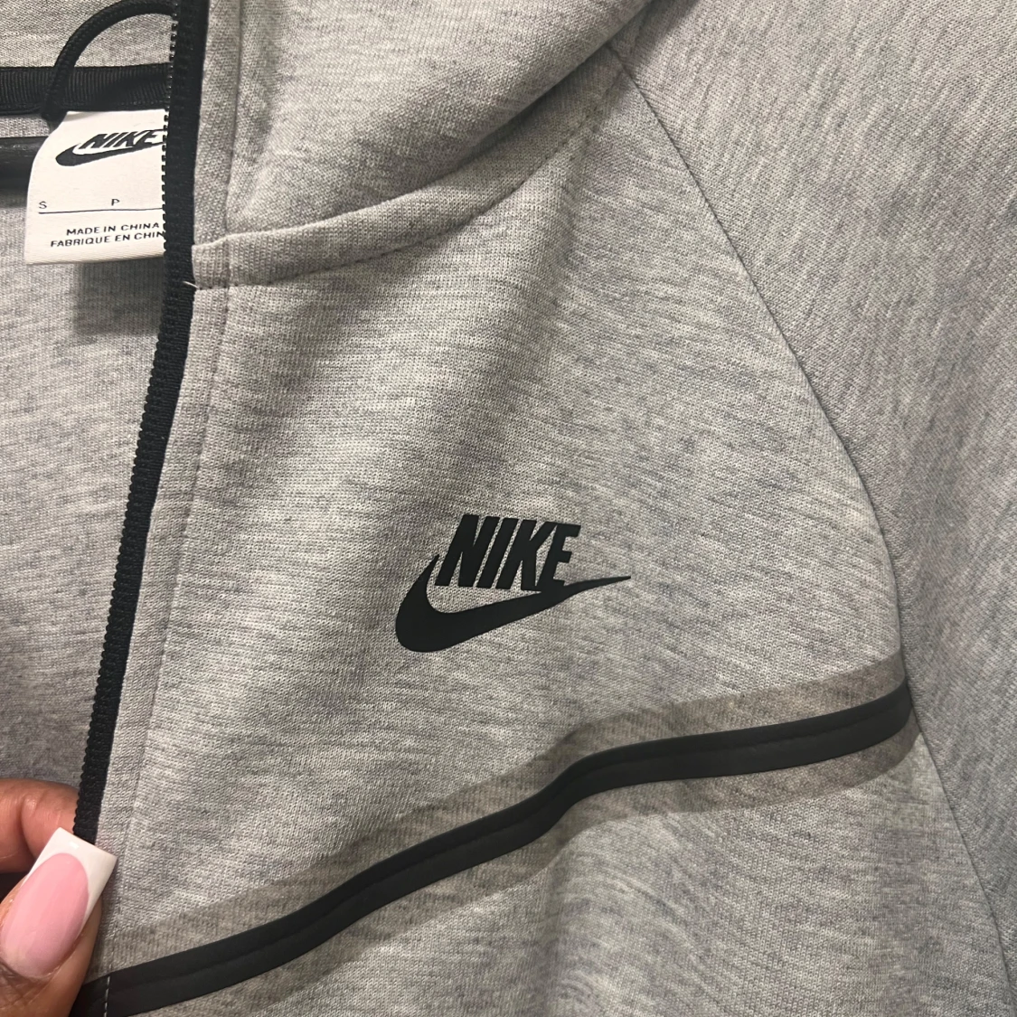 Grå hoodie från Nike - 91