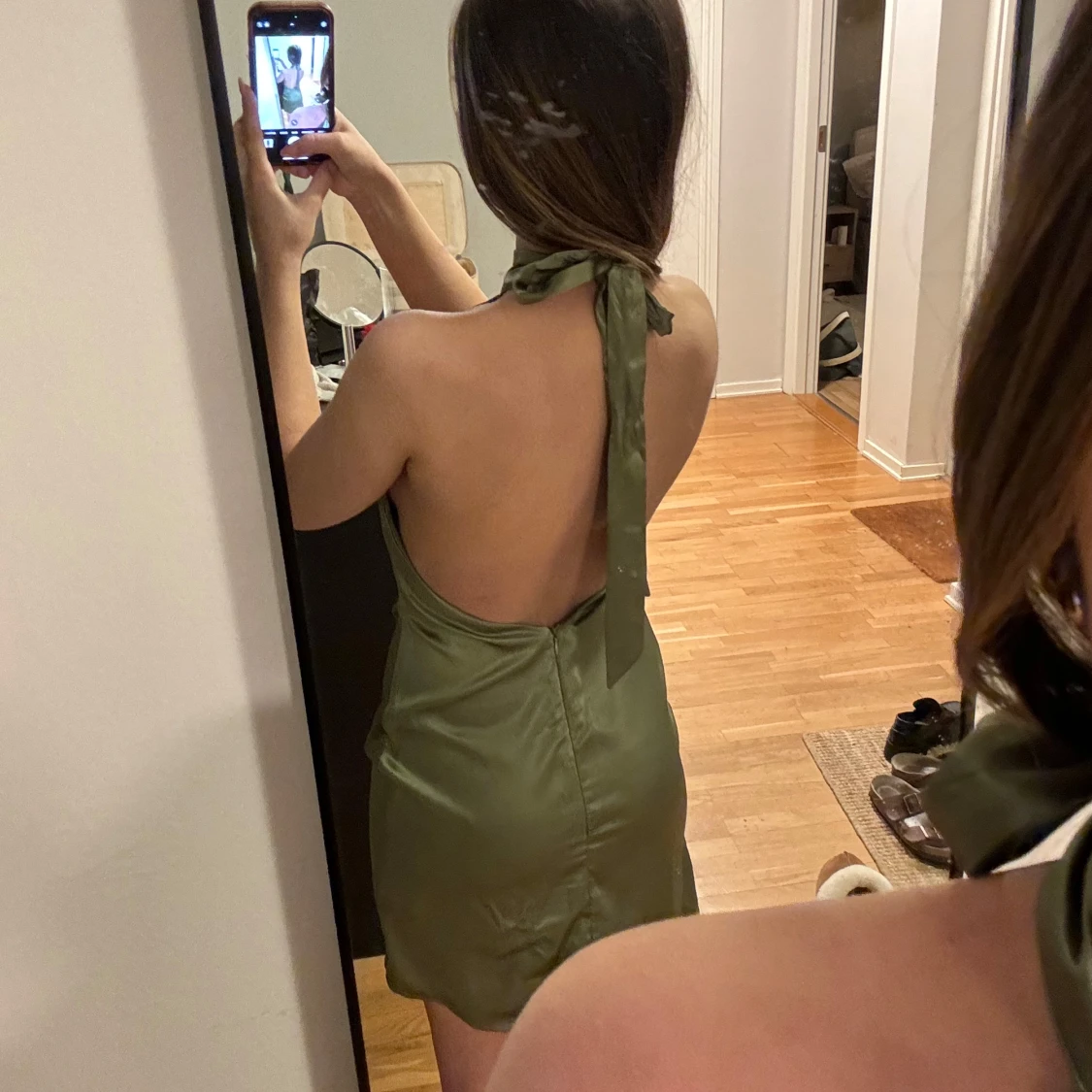 Grön axelbandslös klänning - 90