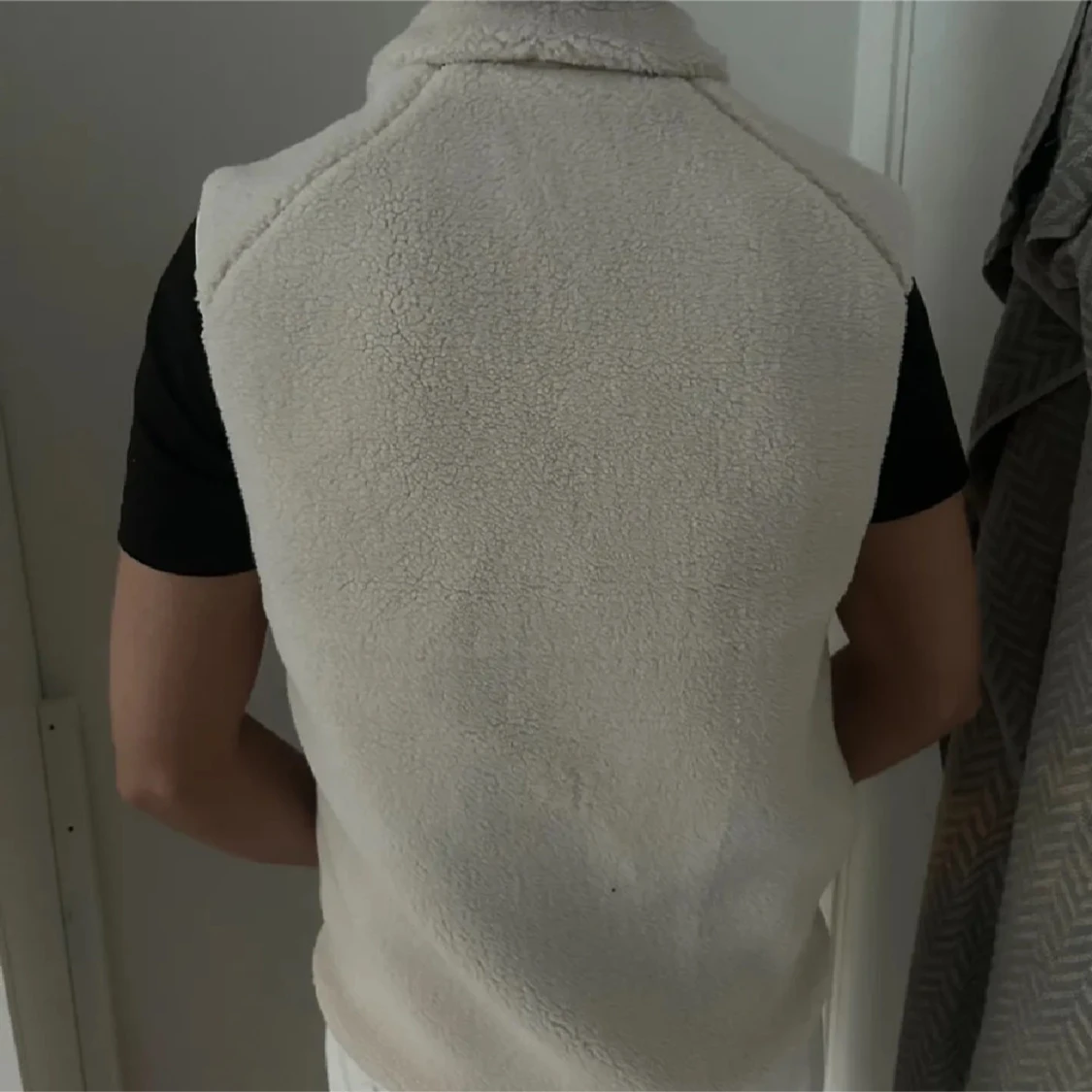 Beige fleeceväst med dragkedja - 90