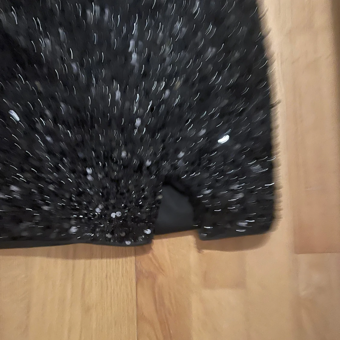 Svart paljettklänning - 90