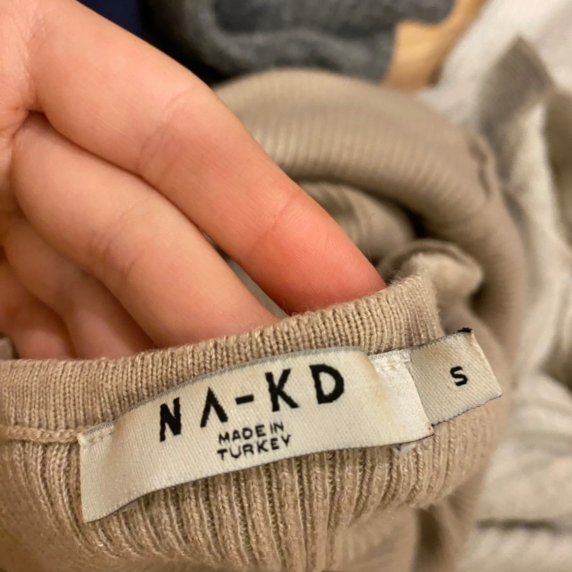 Beige ribbad tröja från NA-KD - 90