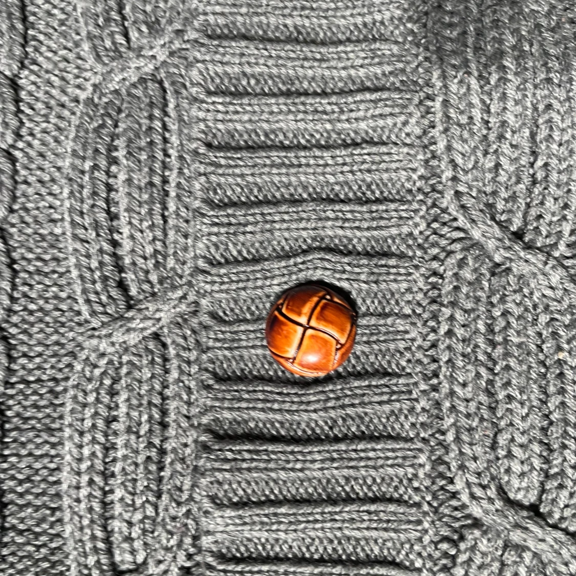 Grå stickad cardigan med huva - 90