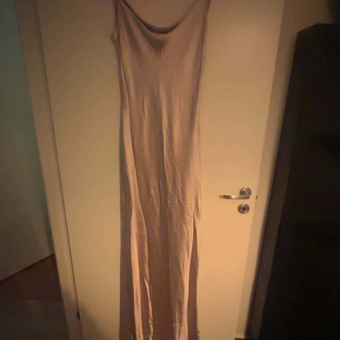 Beige långklänning
