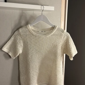 Stickad topp från MNG  - Knappt använd, superfin!