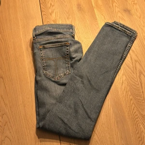 Tiger of sweden  - Tiger of sweden jeans i storlek 28/32 i färgen blå. Säljer för 249kr hör va vid frågor🔥