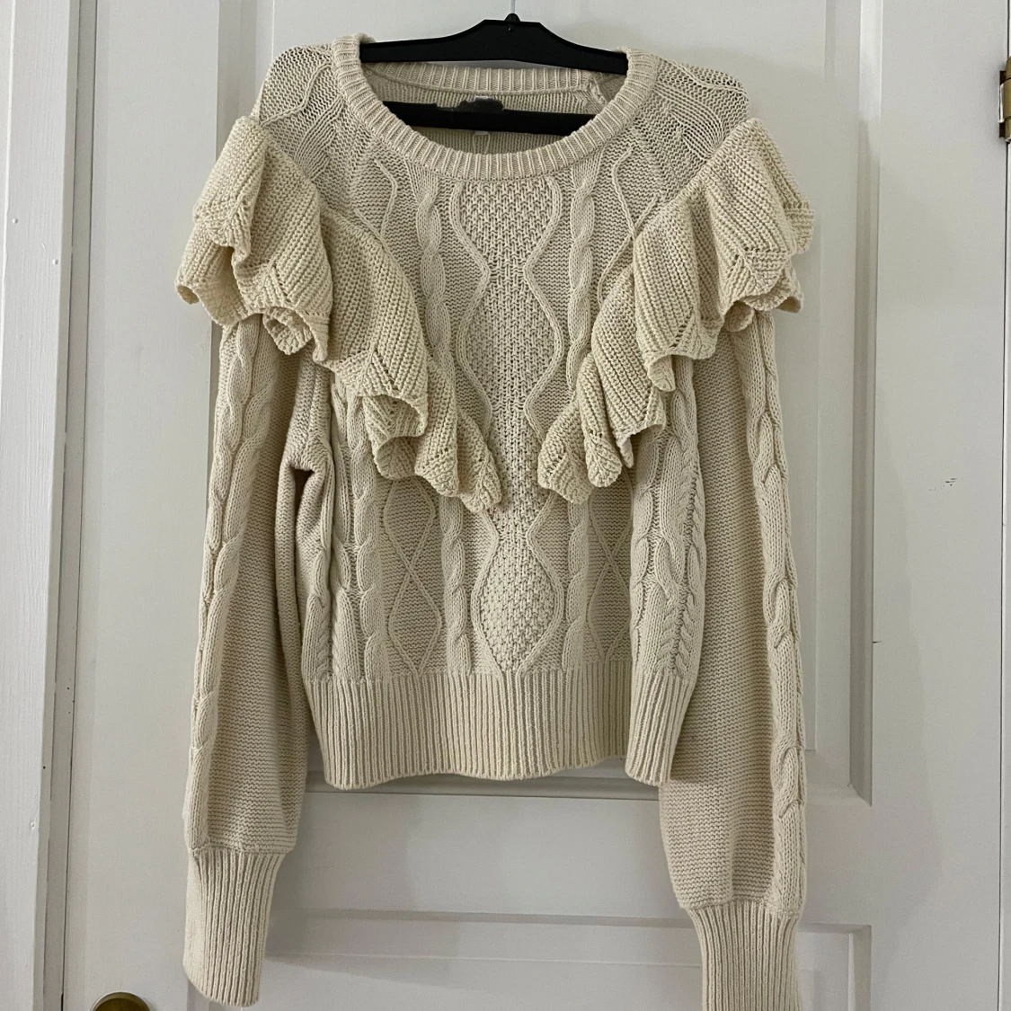 Beige stickad tröja från ONLY