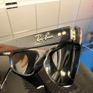 Ray-Ban solglasögon  - Ray-Ban Balorama 4089 601/31. I gott skick. Inga defekter. Nytt pris 1749 kr. 