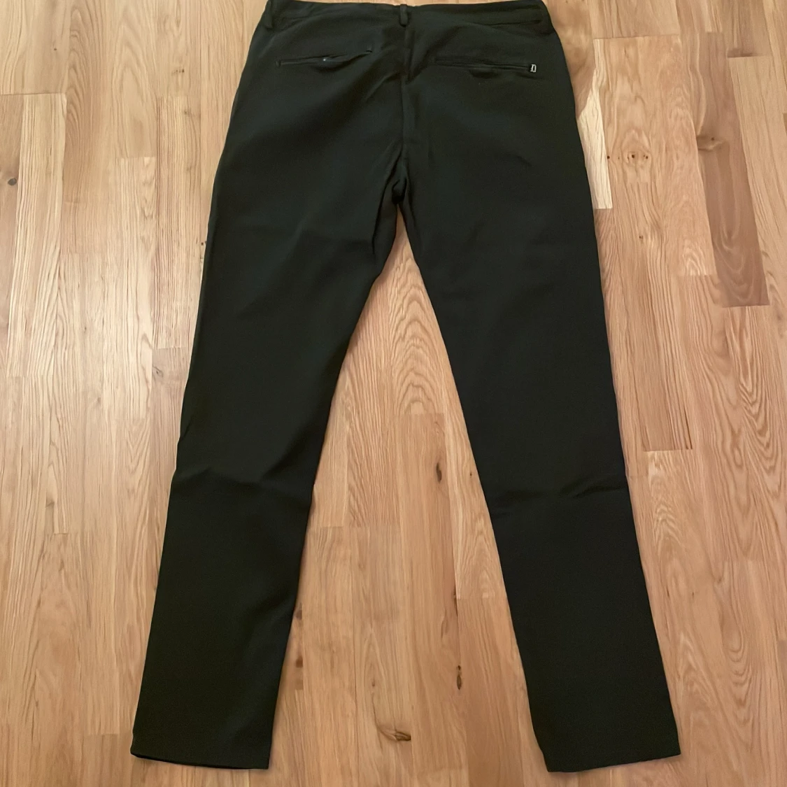 Mörkblåa chinos från Dondup - 90