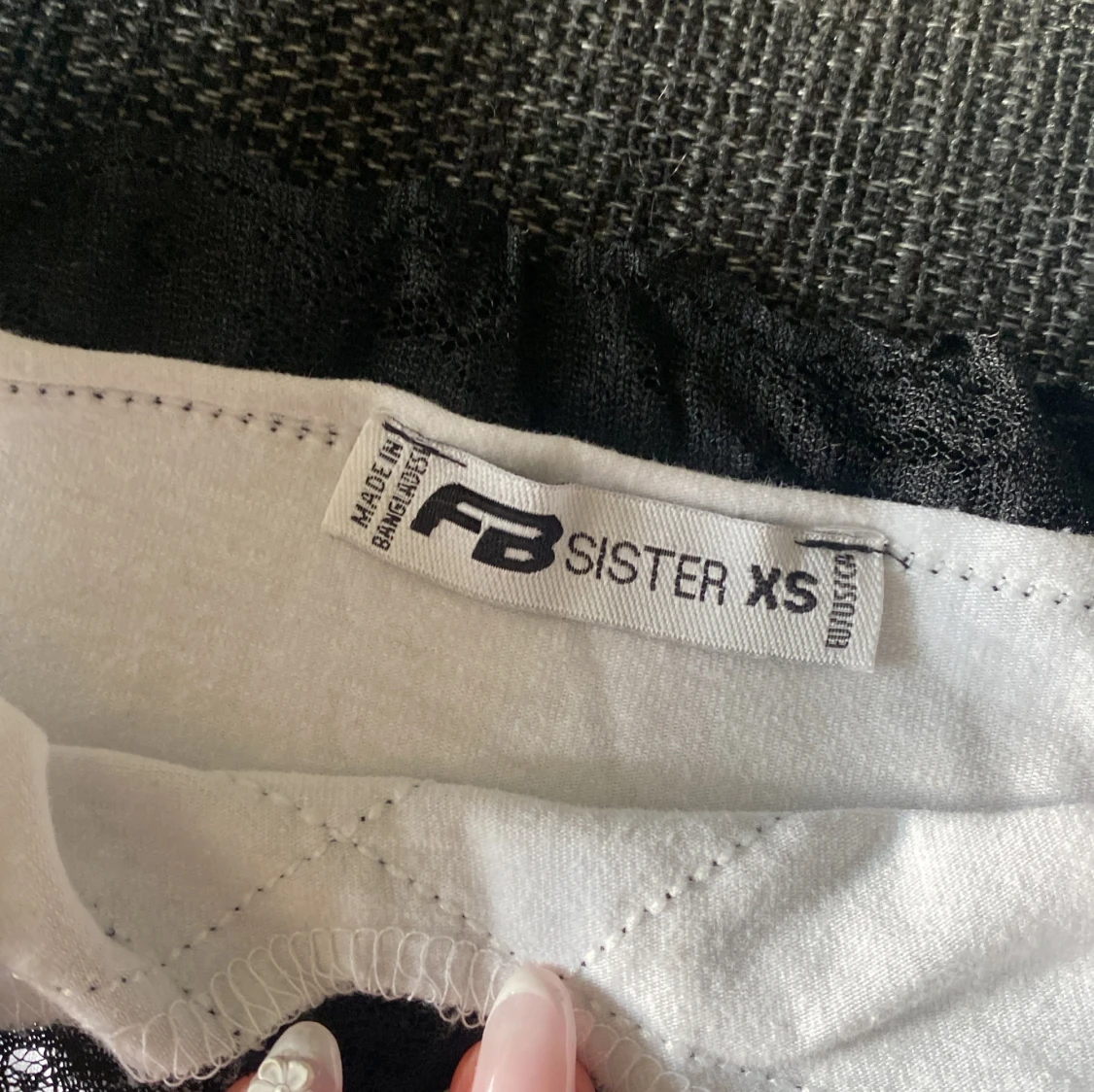 Vit linne med spetsdetaljer köpt från NewYorker - 91